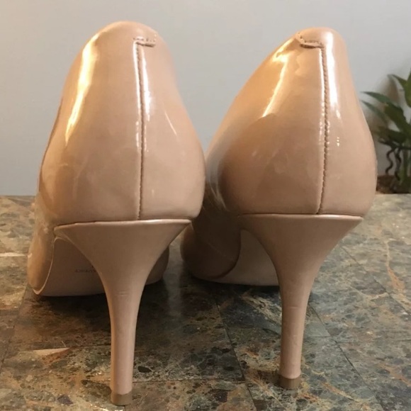 Nine West Nude Faux Leather Round Toe Heels Pumps - Picture 4 of 10